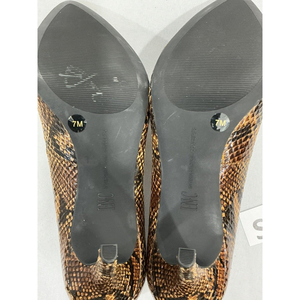 Womans Inc. 7 M Brown Snake Print Slip On Pumps NWOT - Picture 7 of 8